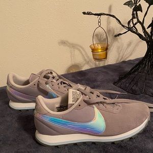 Nike Pre Love O.X. Sneakers Swoosh Highlighter